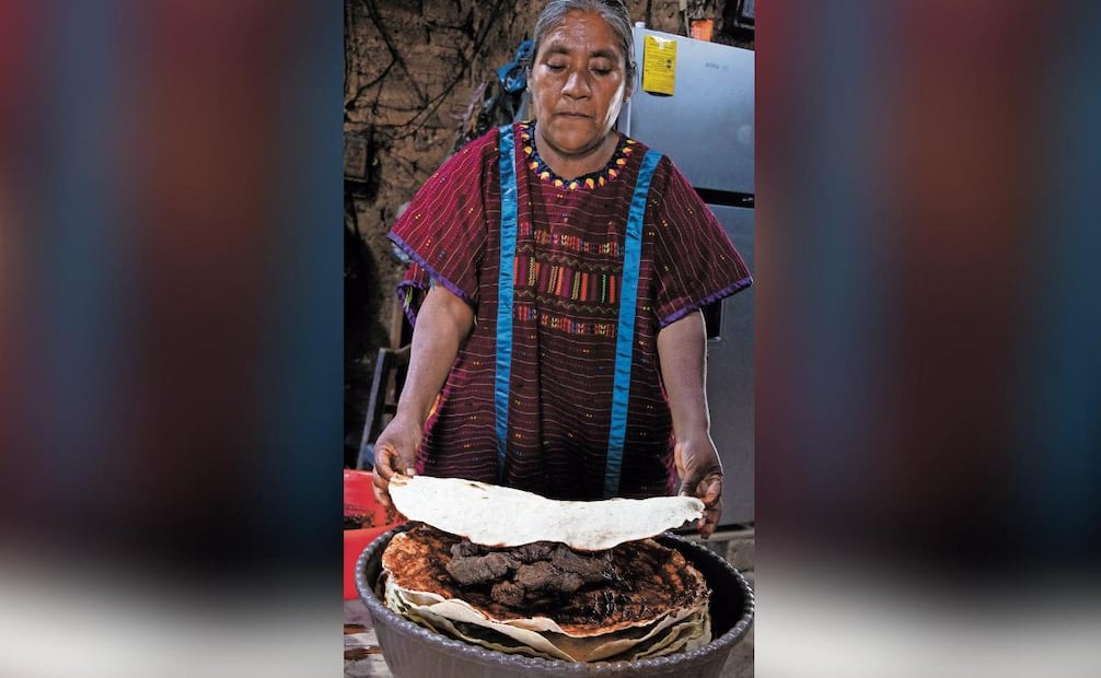 Las tortillas con salsa son parte de la gastronomía en las más de 30 comunidades de esta microrregión enclavada en los bosques de Oaxaca; se comen especialmente en confirmaciones, Primera Comunión, bodas y Semana Santa
