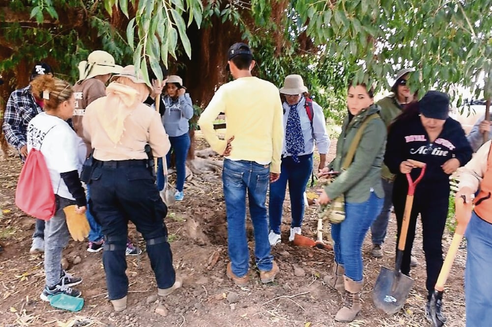El colectivo Las Rastreadoras asegura tener pruebas de que se encontraron restos de al menos 10 personas en el paraje San Marcos, en Nuevo Guaymas (ARCHIVO EL UNIVERSAL)