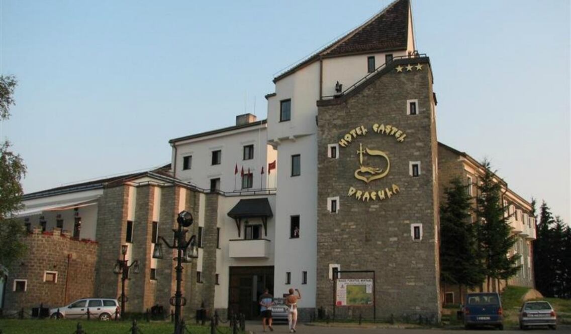 Fue construido, supuestamente, en el lugar donde Bram Stoker ubicó el castillo de Drácula. (Foto: Wikimedia Commons)