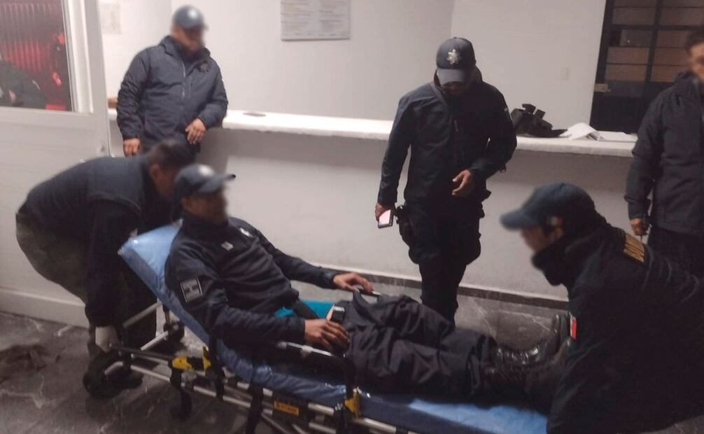 Dos hombres que presuntamente participaron en el asesinato de una persona, al intentar huir hirieron a un policía estatal. Foto: Especial.