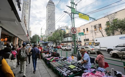 Proliferan comerciantes informales en Eje Central