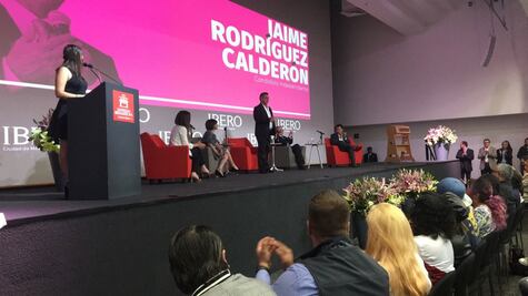 Acude "El Bronco" a diálogo con estudiantes de la Ibero