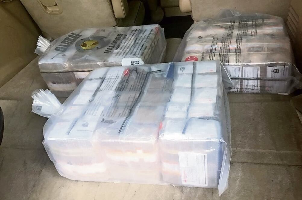 Los detenidos de 32 y 44 años, son empleados de la empresa Global Gesori Seguridad y llevaban el efectivo a la sede del PRI. Foto: ARCHIVO EL UNIVERSAL