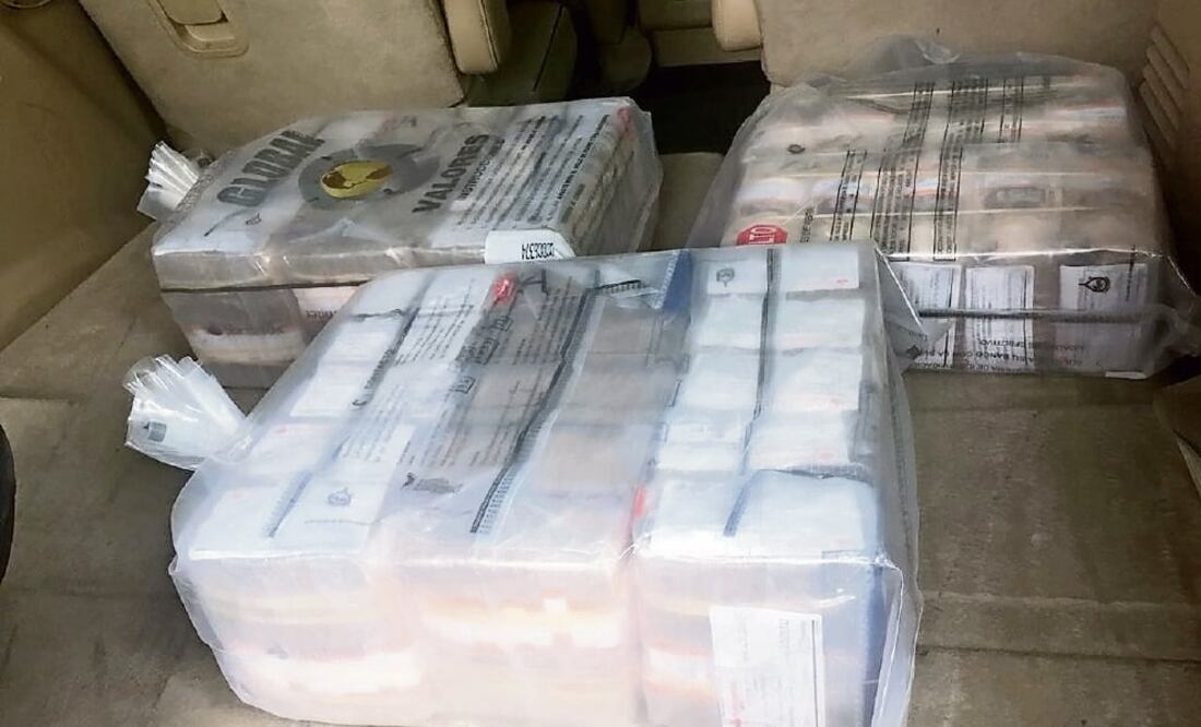 Los detenidos de 32 y 44 años, son empleados de la empresa Global Gesori Seguridad y llevaban el efectivo a la sede del PRI. Foto: ARCHIVO EL UNIVERSAL