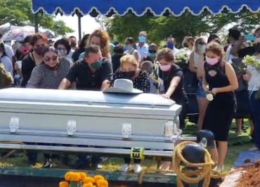 "¡Vuela alto!" Sepultan en Tabasco a Octavio Ocaña