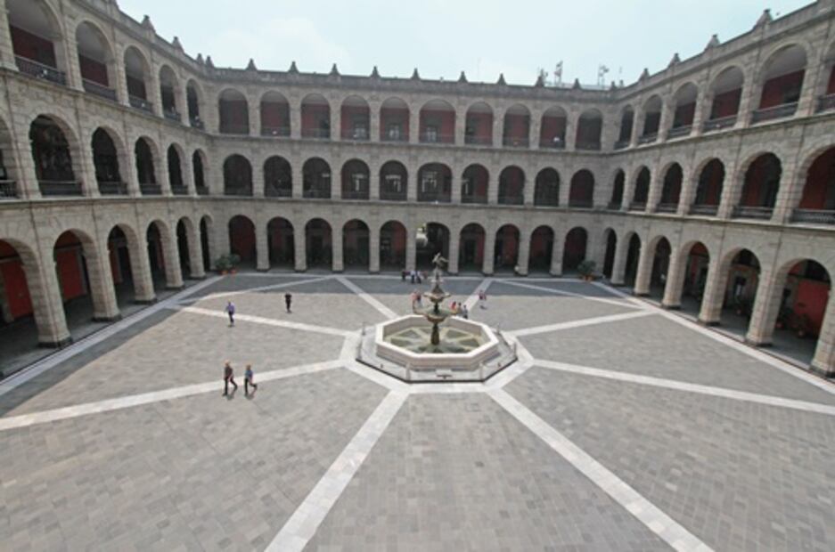 Gobernador de Palacio Nacional: De tradición del México Imperial, Porfirista y toque real español