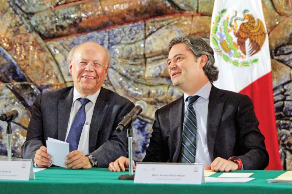 José Narro, rector de la UNAM, y Aurelio Nuño, titular de la SEP, durante una reunión del Consejo Nacional de la ANUIES (CARLOS MEJÍA. EL UNIVERSAL)
