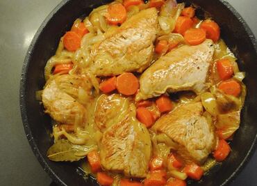 Prepara pollo en escabeche para que te rinda más la quincena