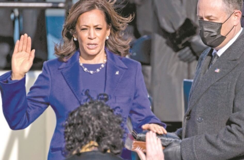 Conmovida y rompiendo barreras, así fue el histórico momento de Kamala Harris