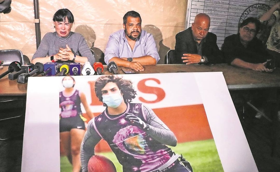 En conferencia, Maureen Amaro, madre de Hugo, agradeció a las autoridades y amigos por el apoyo brindado para obtener justicia. Foto: Rogelio Morales/ CUARTOSCURO.