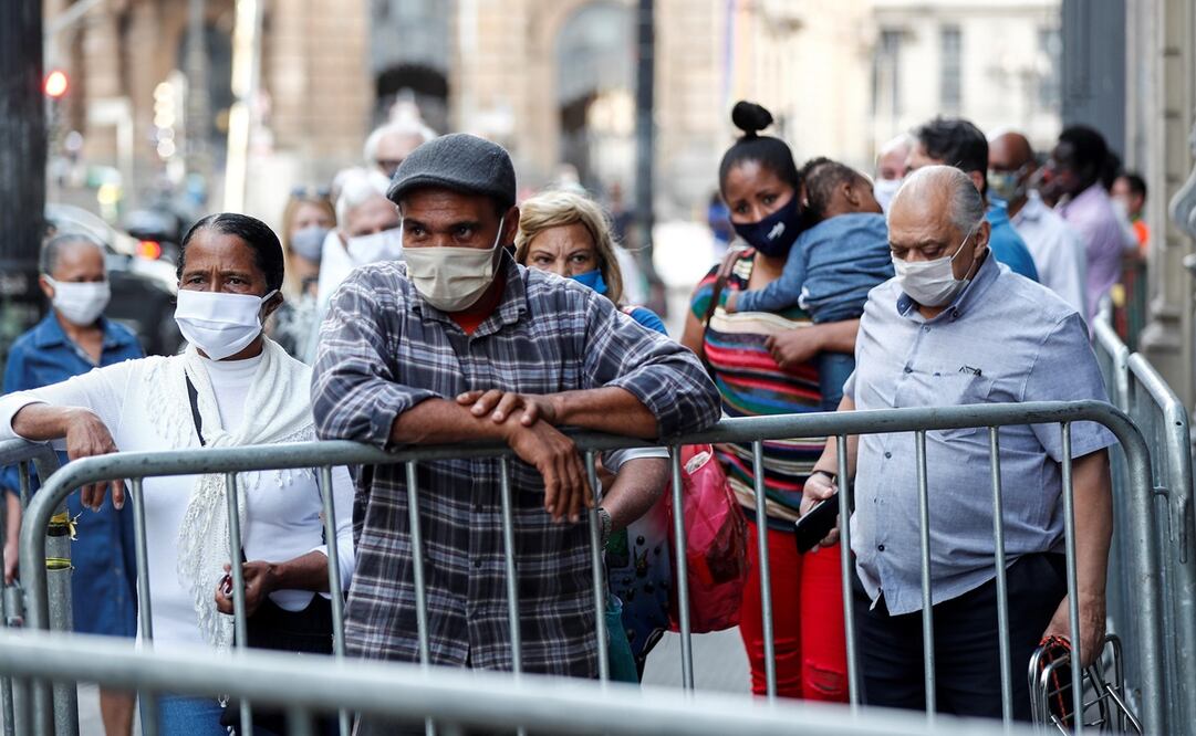 La vacuna candidata contra el nuevo coronavirus desarrollada por la Universidad de Oxford ha comenzado a ser probada en Brasil (Foto: EFE)