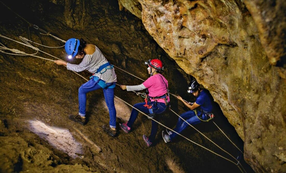 Caminatas, rappel y tirolesa en Xoxafi. (Foto: Cortesía Grutas de Xoxafi)