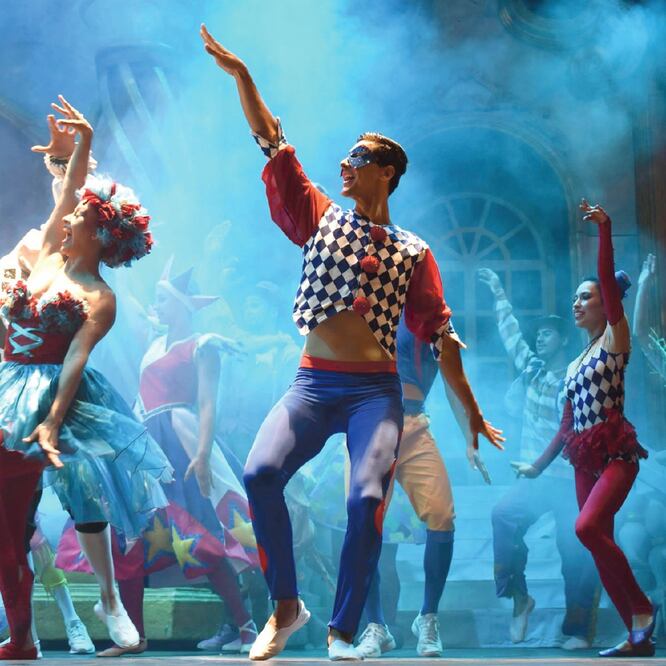 El Festival Internacional de Artes Escénicas fue inaugurado con el espectáculo Kalesi, de la compañía española Fiesta Escénica. (SECRETARÍA DE CULTURA DE QUERÉTARO)