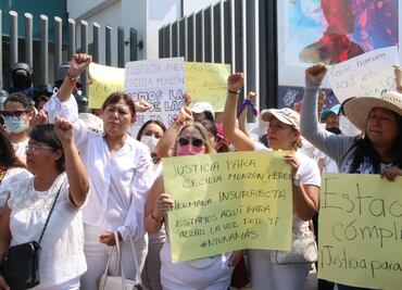 Por el asesinato de Cecilia Monzón, colectivos exigen justicia afuera de la Fiscalía de Puebla