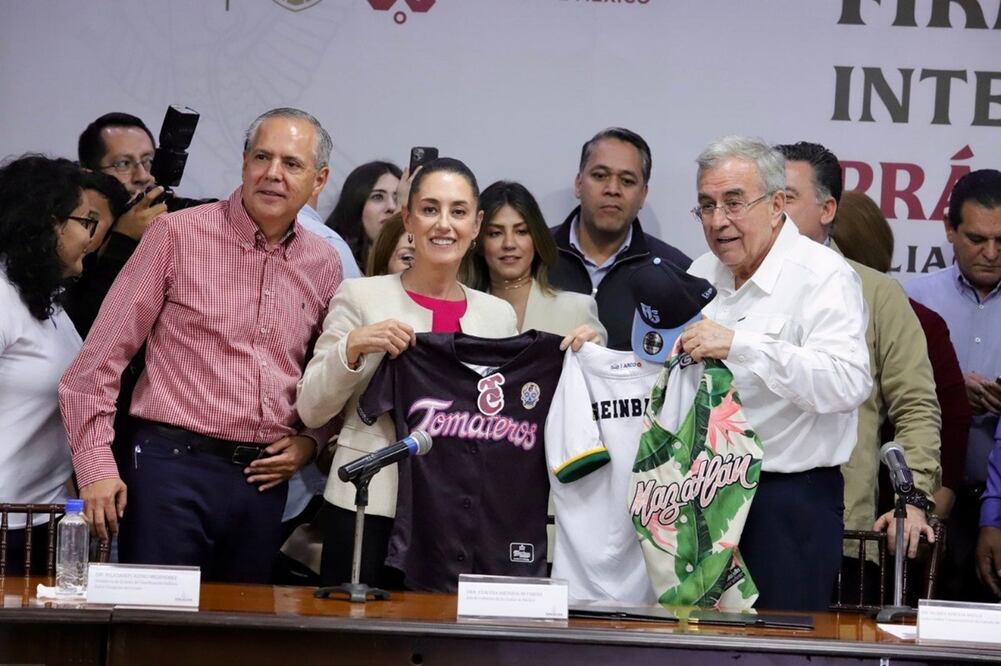 En conferencia la jefa de Gobierno aprovecho para destacar sus acciones al frente de la capital en movilidad con la construcción del Trolebús Elevado y el Cablebús. Foto: Javier Cabrera Martínez