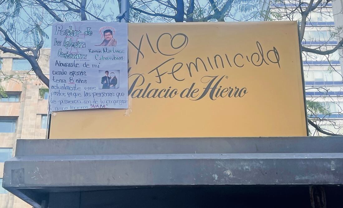 El puesto de periódicos de Ramiro Martínez fue pintado por los cuatro lados; el comerciante dijo que no retirará la foto que acusa a un hombre de violador. Foto: Rafael García / EL UNIVERSAL