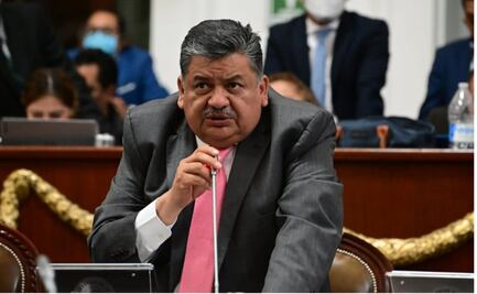 Ernesto Alarcón Jiménez renuncia al PRI tras 30 años de militancia; acusa divisiones internas