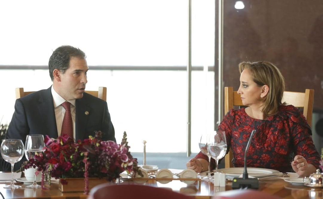 Senadores se reunieron con la Canciller Claudia Ruiz Massieu para analizar las acciones a tomar ante la llegada de Donald Trump a la presidencia de EU. (Foto: Twitter @senadomexicano)