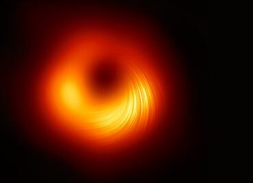 UNAM capta por primera vez los campos magnéticos de un agujero negro