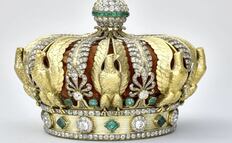 La corona de la emperatriz Eugenia podrá volver a su estado original tras el robo en el Louvre