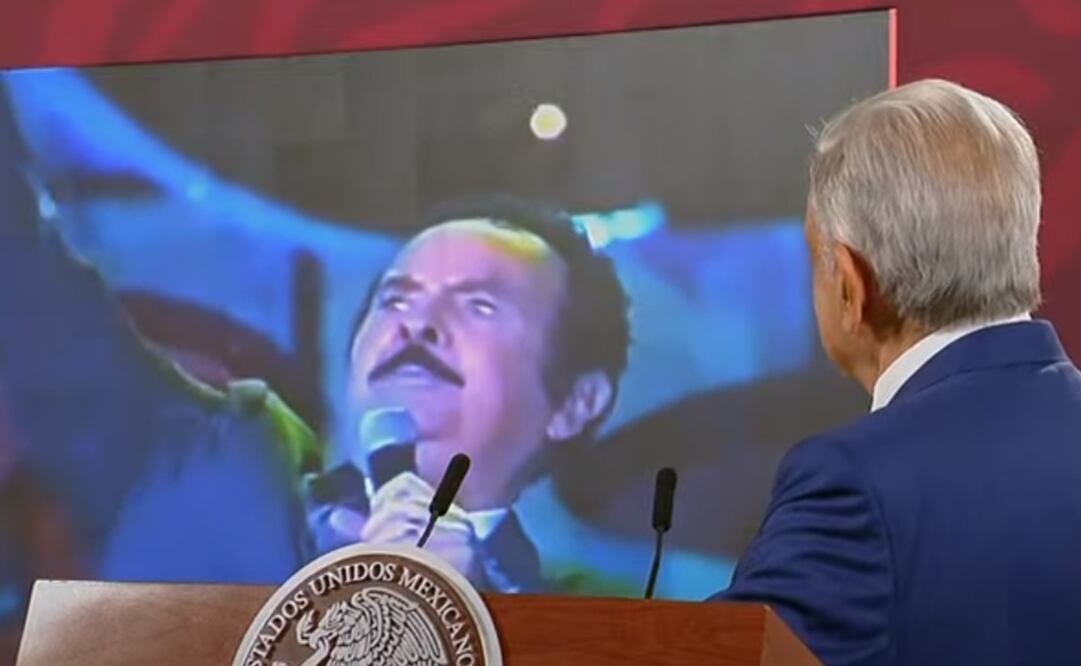 AMLO pidió que se pusiera en su mañanera "Un Puño de Tierra", de Antonio Aguilar. Foto: Captura de pantalla