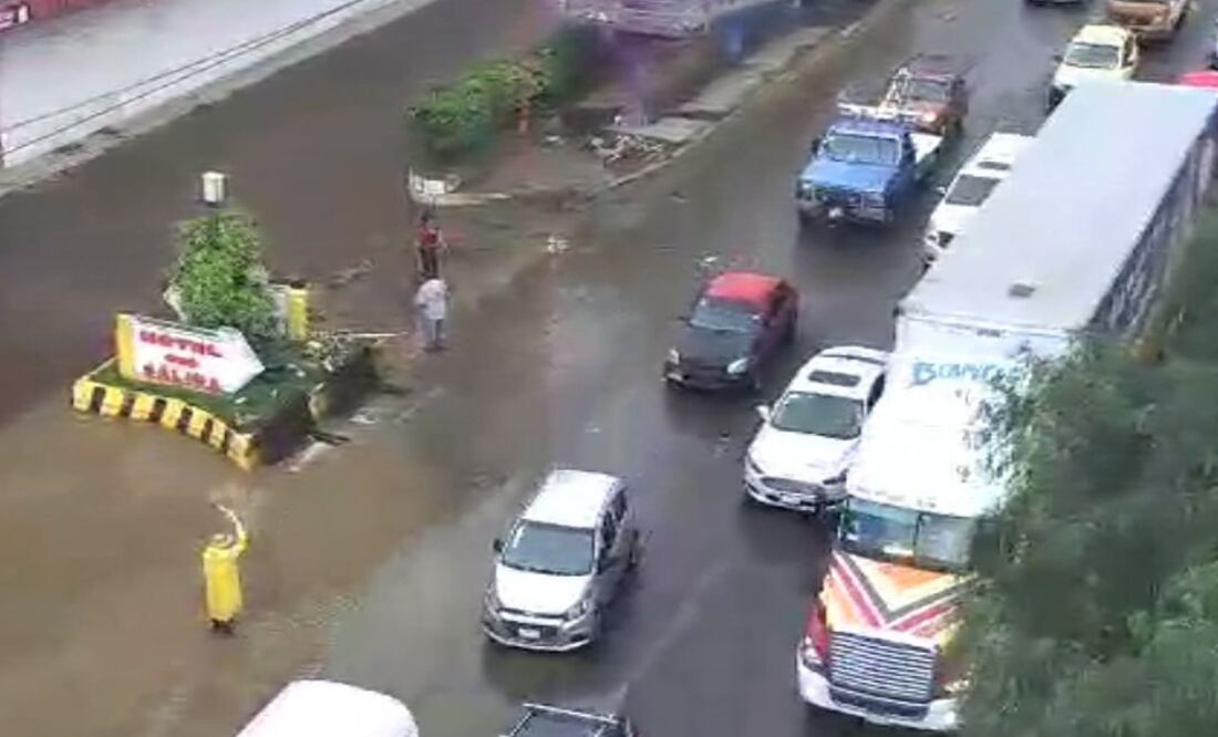 La línea 3 del Mexibús se quedó sin servicio por algunos momentos, en dirección a la Central de Abastos debido a las inundaciones. Foto: Especial