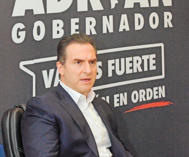 Adrián de la Garza Santos, candidato a la gubernatura por la alianza Va Fuerte por Nuevo León. Foto: EMILIO VÁZQUEZ. EL UNIVERSAL