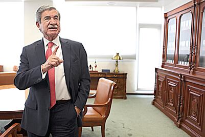 Auditor gana más que el presidente Peña Nieto