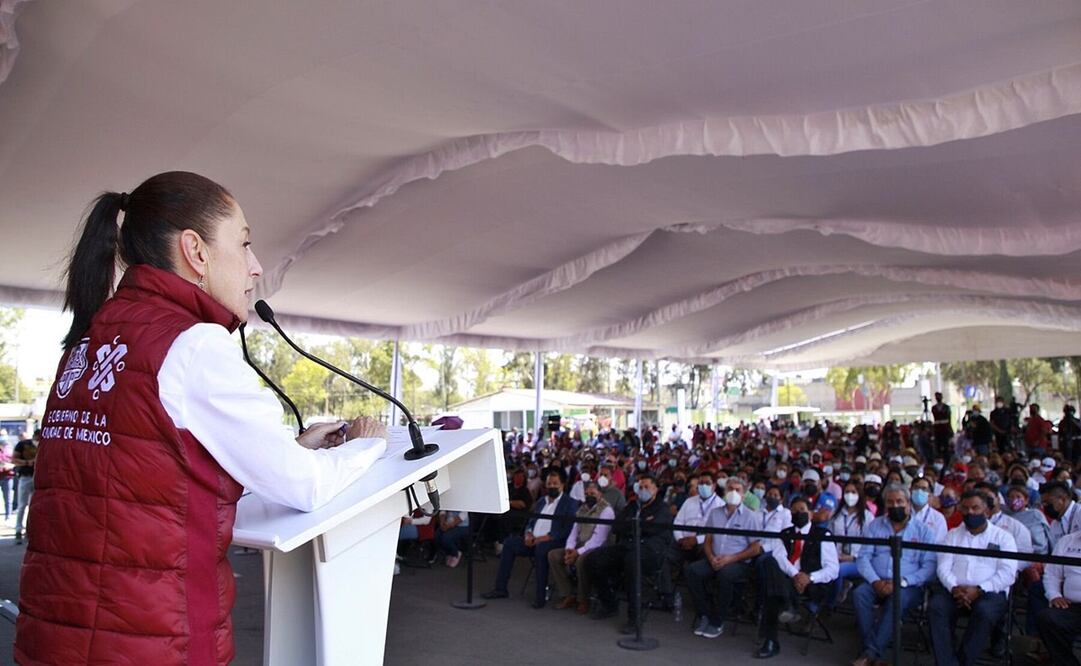 La mandataria capitalina habló sobre el precio de la gasolina, el gas bienestar, becas y apoyos a adultos menores. Foto: tomada de Twitter @ClaudiaShein