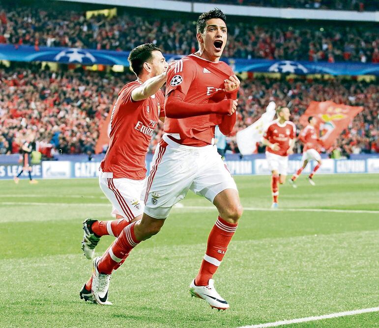 El ariete mexicano tuvo una destacada actuación con las Águilas (ARMANDO FRANCA. AP)