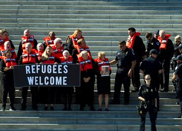 Arrestan a directora de Amnistía Internacional en EU por protesta contra Trump