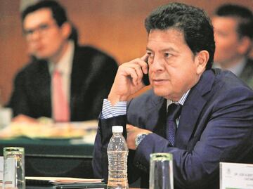 Presionan y operan en Pemex para imponer en sindicato a socio de Deschamps