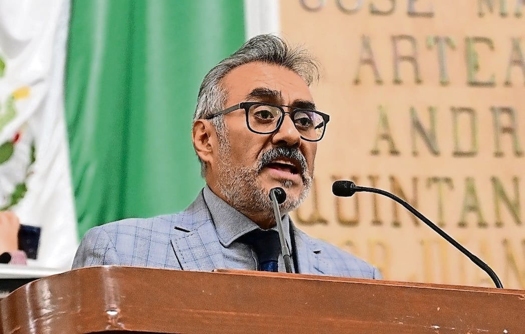 Alberto Martínez Urincho dijo que esta semana estarían aprobando en la comisión que preside este dictamen para llevarlo al pleno antes del 31 de mayo. Foto: Especial
