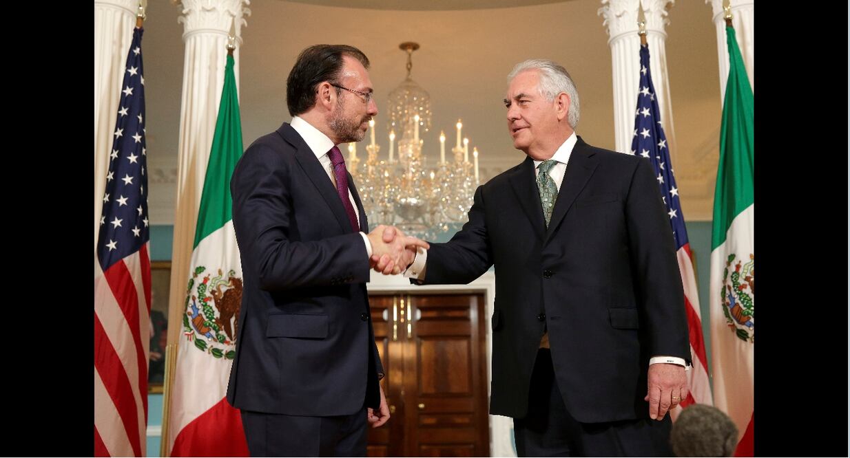 Secretary of State Rex Tillerson shakes hands with Mexican Secretary of Foreign Affairs Luis Videgaray - Photo by  Joshua Roberts/REUTERS