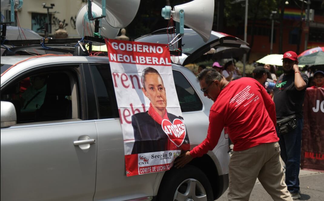 Maestros de la CNTE marchan del Ángel de la Independencia al Zócalo de la Ciudad de México, el viernes 6 de junio de 2025. Foto: Carlos Mejía/EL UNIVERSAL