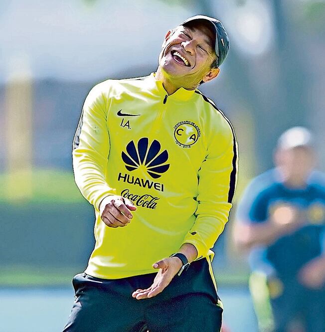 Nacho sobrevive a críticas dado que el equipo está en zona de clasificación (ERNESTO PÉREZ M. IMAGO7)