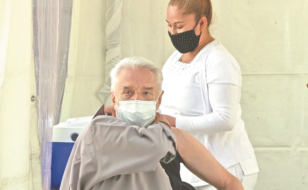 Enrique Guzmán recibirá en marzo la otra dosis. Foto: CORTESÍA