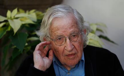 La tercera amenaza existencial de la humanidad, según Chomsky