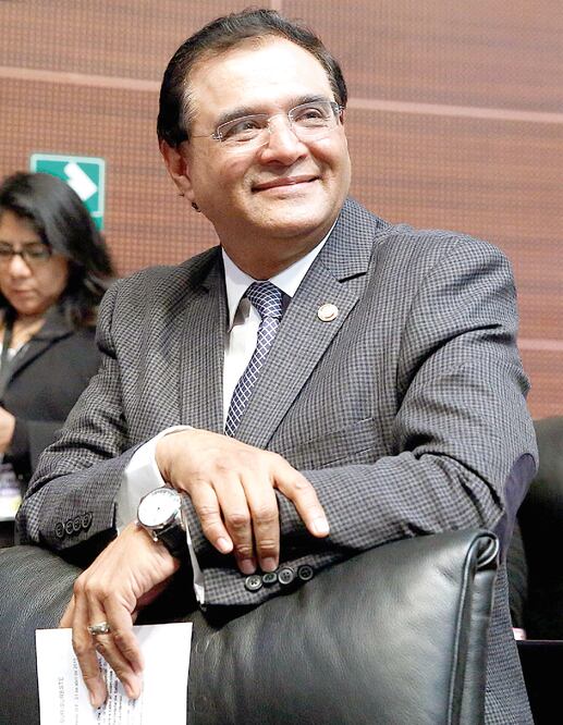 El aspirante petista Benjamín Robles Montoya acusó que el PRD quiere entregarle el gobierno al PRI (ARCHIVO EL UNIVERSAL)