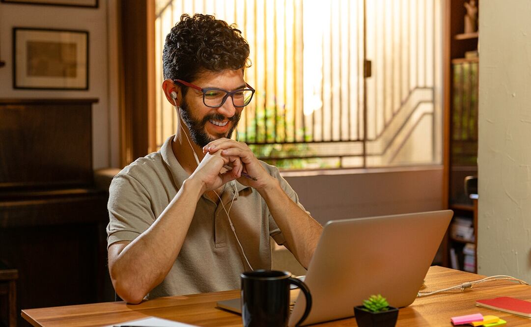 ¿Qué te hace falta para tu home office? Aprovecha la temporada para renovar tu equipo básico. Foto: Istockphoto
