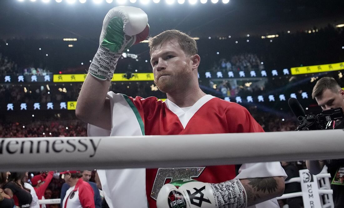 Canelo Álvarez en su entrada para pelear contra Gennady Golovkin - FOTO: AP
