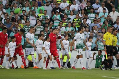 Así les va a Toluca y Santos en las finales de vuelta
