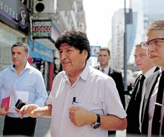 Evo se blinda ante orden de captura de gobierno interino