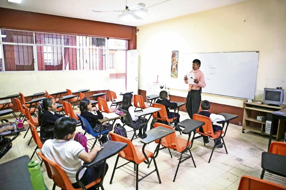 El ex presidente Felipe Calderón aseguró que en su gobierno la educación tuvo prioridad, al lograr la cobertura universal en primaria y en secundaria, y de 70% en bachillerato. (ARCHIVO EL UNIVERSAL)