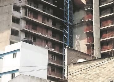 Invea clausura construcciones por violar uso de suelo