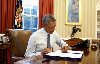 Firma Obama nueva prórroga de presupuesto de EU