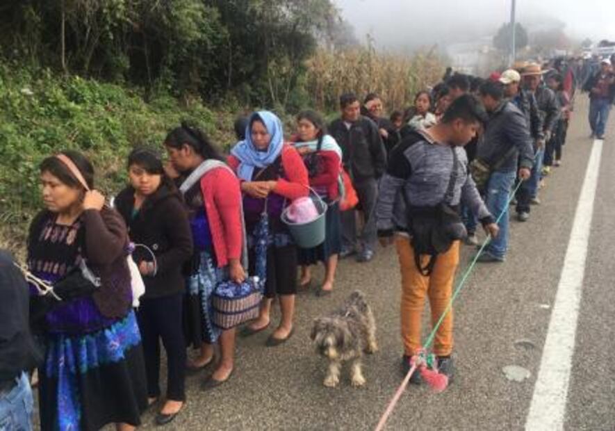 En Chiapas, dejan sin ayuda a caravana de indígenas desplazados 