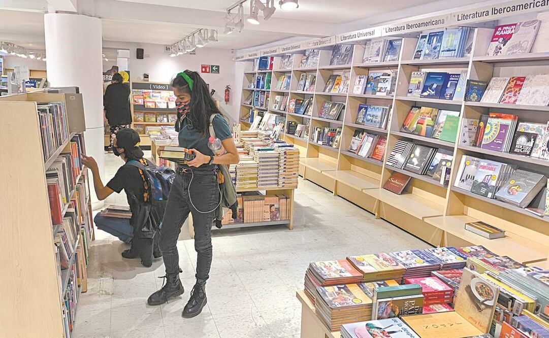 La famosa librería que ha puesto en remate su acervo, abrió recientemente luego de tres meses cerrada por la pandemia, pero ya sin la cafetería. Foto: BERENICE FREGOSO. EL UNIVERSAL