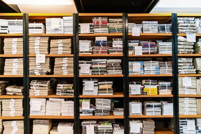 La Hemeroteca Nacional se encarrera en su digitalización