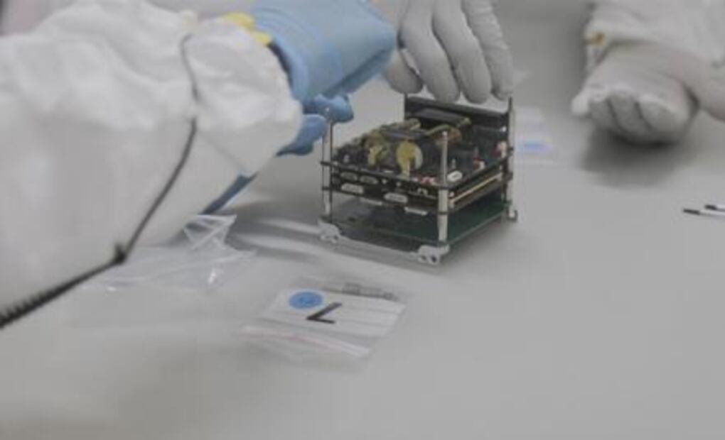 NASA evalúa la construcción del nanosatélite mexicano AzTechSat-1